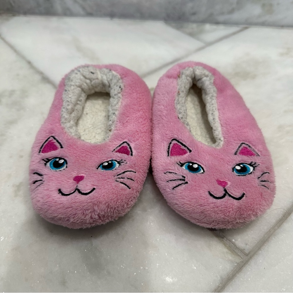 Size 8 / 9 Toddler Girl Pink Cat Slippers